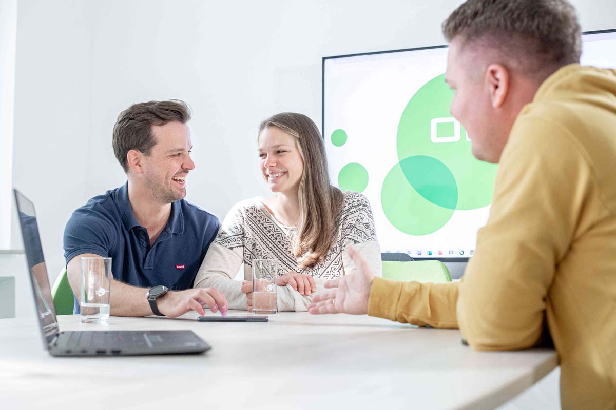Bei uns werden Versicherungen und Finanzen zu einem positiven Erlebnis Bei uns werden Versicherungen und Finanzen zu einem positiven Erlebnis