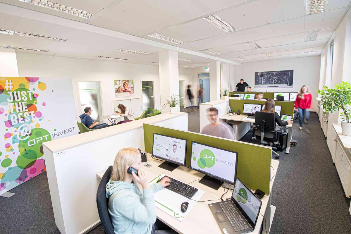 Wir sind vor Ort und digital gerne für dich da Wir sind vor Ort und digital gerne für dich da